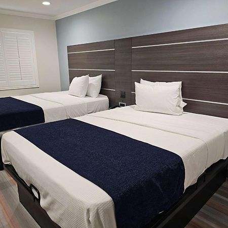 Travelodge Inn & Suites By Wyndham Фуллертон Екстер'єр фото