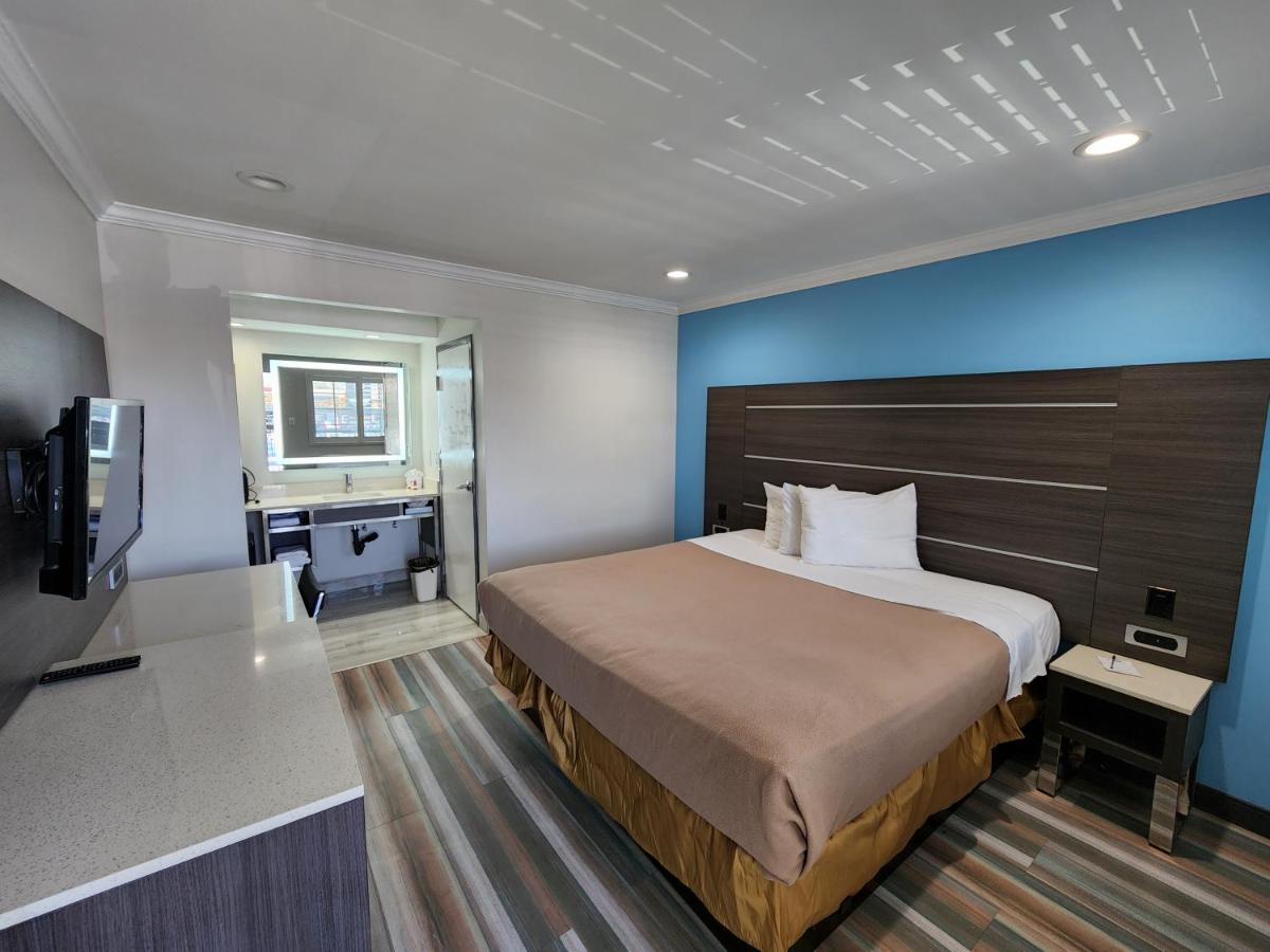 Travelodge Inn & Suites By Wyndham Фуллертон Екстер'єр фото