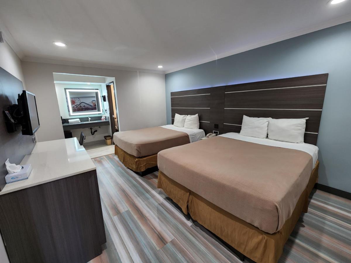 Travelodge Inn & Suites By Wyndham Фуллертон Екстер'єр фото
