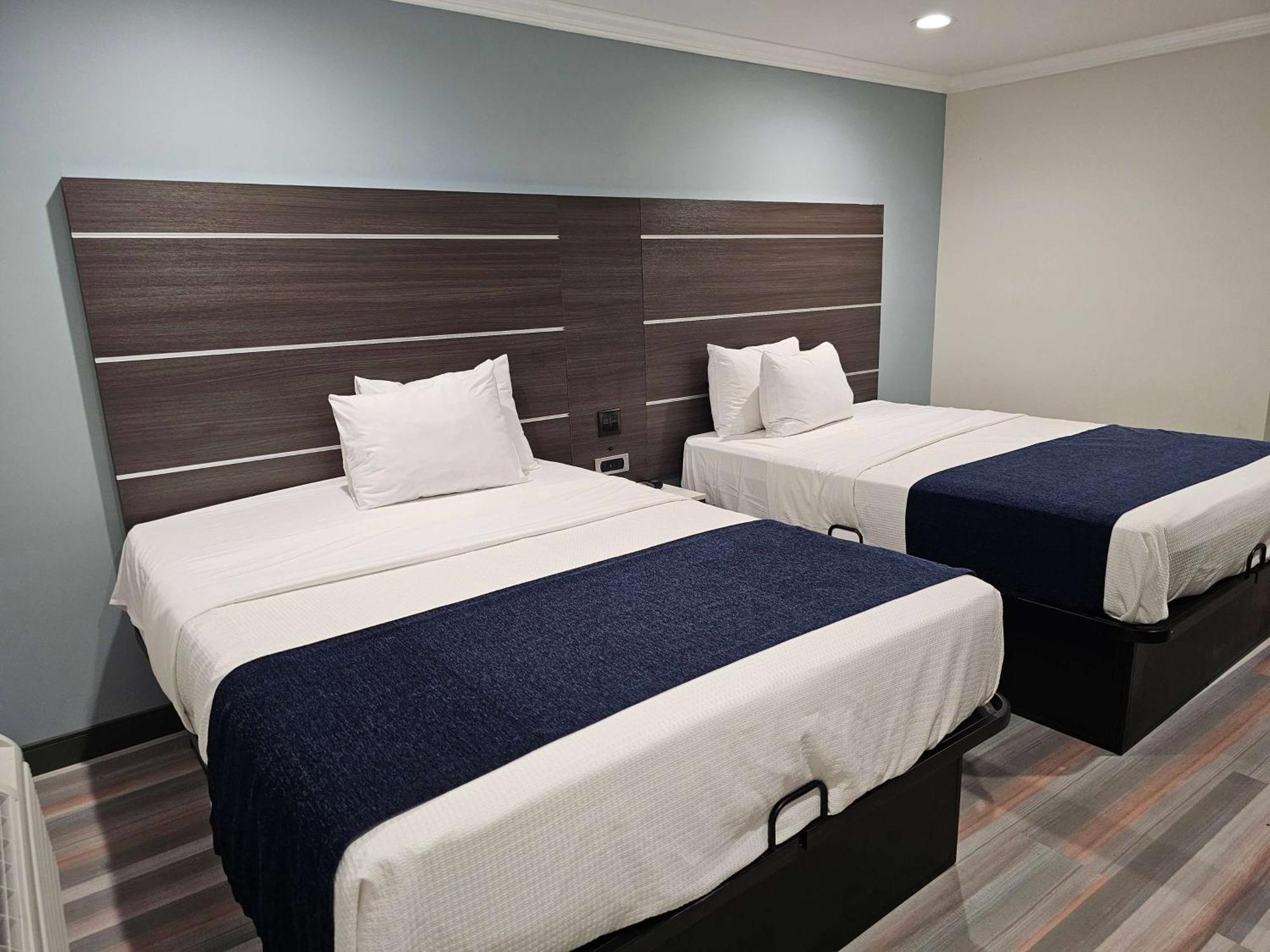 Travelodge Inn & Suites By Wyndham Фуллертон Екстер'єр фото