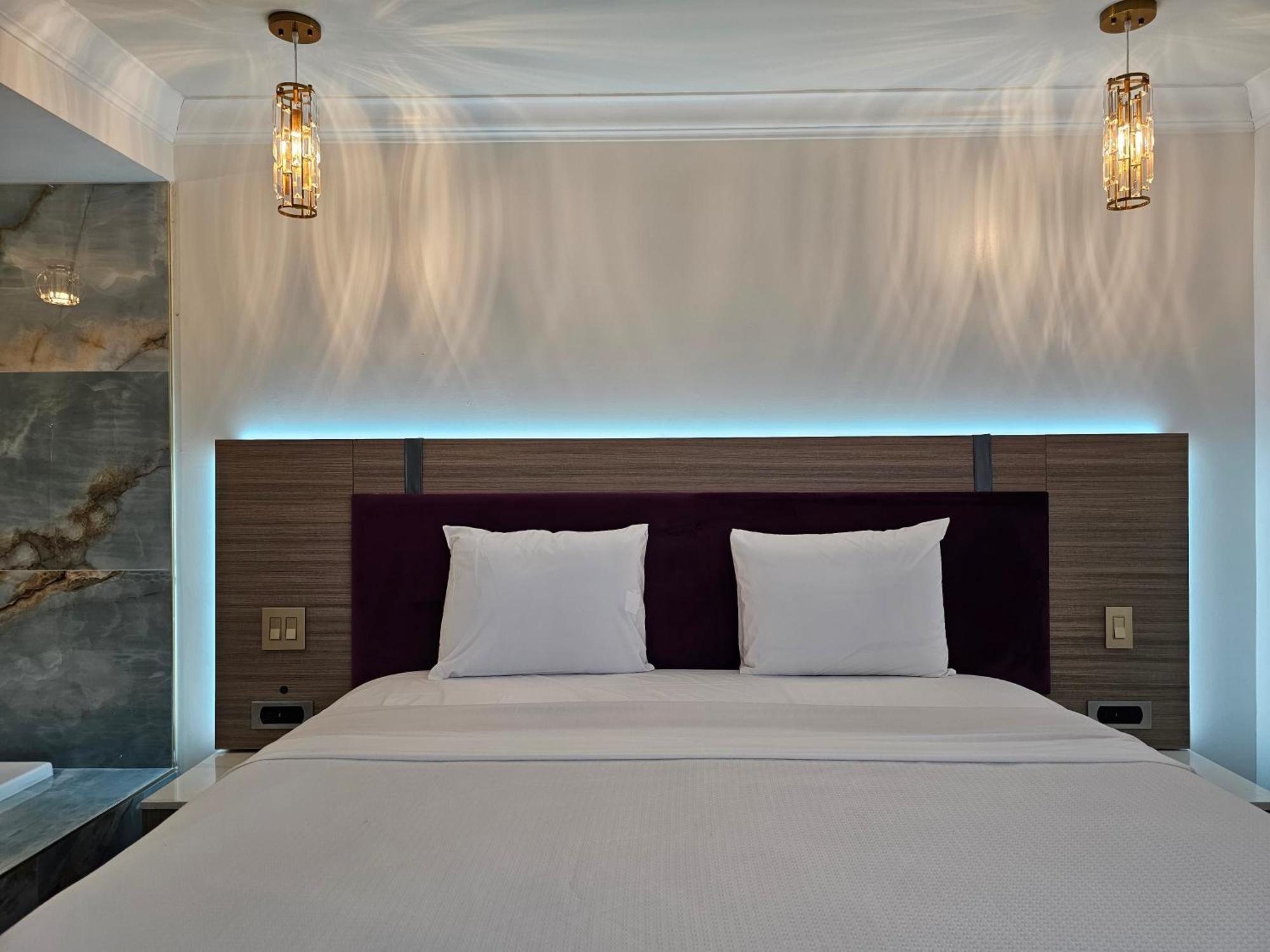 Travelodge Inn & Suites By Wyndham Фуллертон Екстер'єр фото