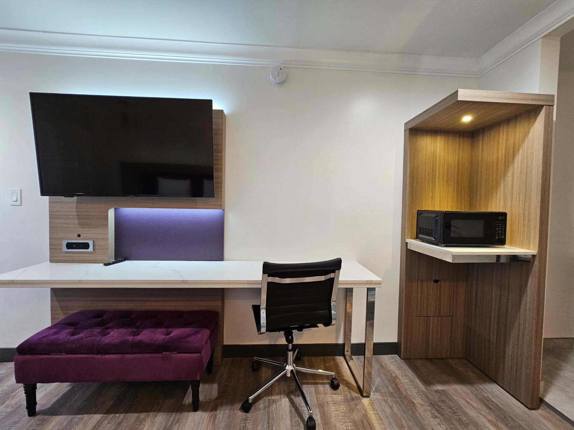 Travelodge Inn & Suites By Wyndham Фуллертон Екстер'єр фото