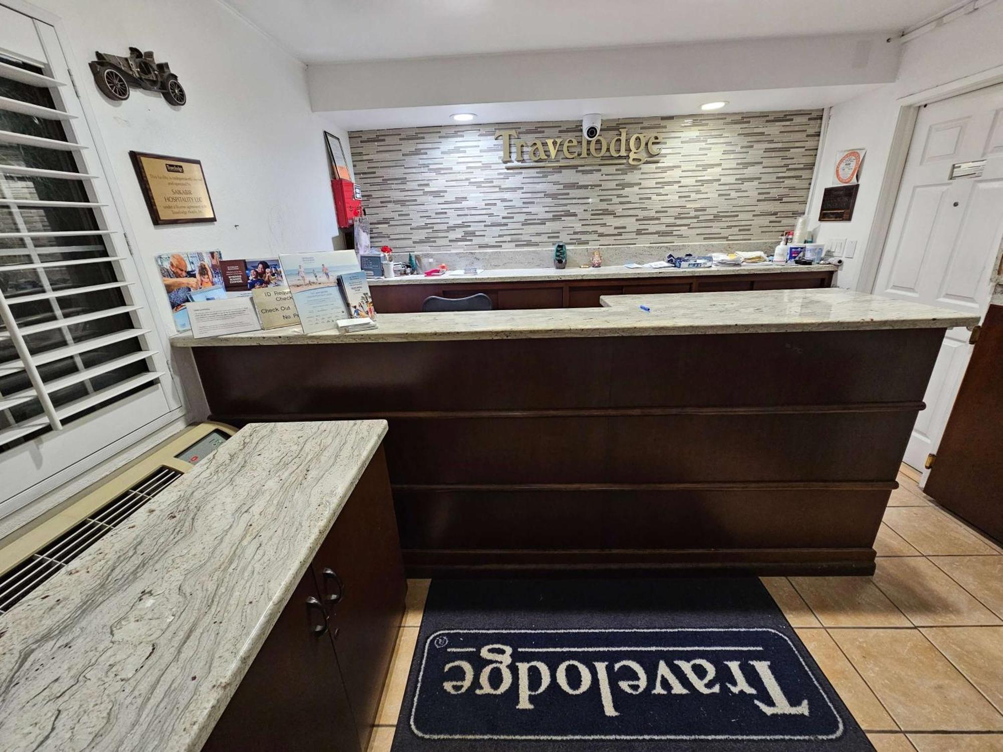 Travelodge Inn & Suites By Wyndham Фуллертон Екстер'єр фото