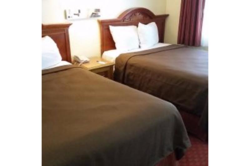 Travelodge Inn & Suites By Wyndham Фуллертон Екстер'єр фото